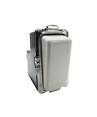 DADO SWITCH CAMBIO 3V. BLANCO MATIX BTICINO AM5003 (DESC)