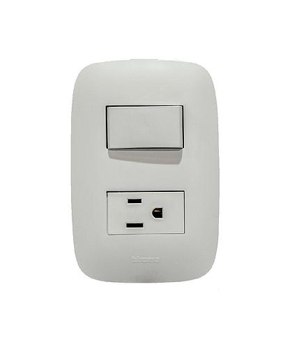 SWITCH Y TOMA POLAR. VERTICAL INTEG. BLANCO DOMINO SENCIA BTICINO AP5231 (DESC)